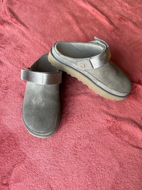 UGG goldenstar clogs